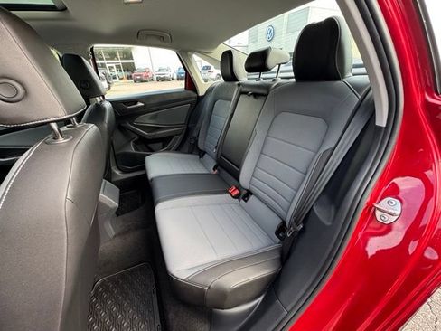 Certified 2025 Volkswagen Jetta SE FWD image 11