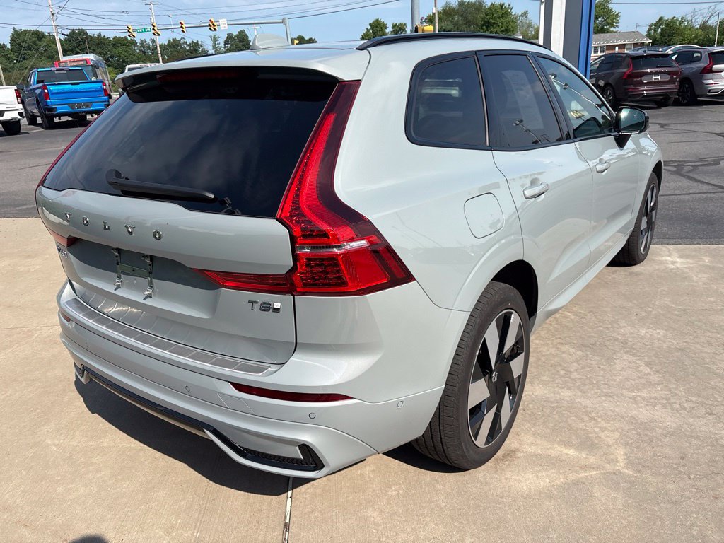 Certified 2025 Volvo XC60 T8 Plus w/ Protection Package Premier AWD/4WD image 6