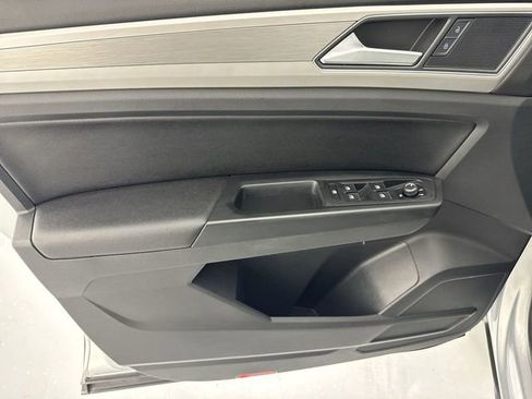 Used 2018 Volkswagen Atlas SE FWD image 19