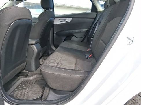 Used 2024 Kia Forte LXS image 7