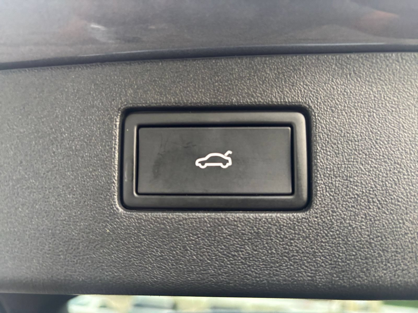 Used 2026 Volkswagen Tiguan SE AWD/4WD image 22