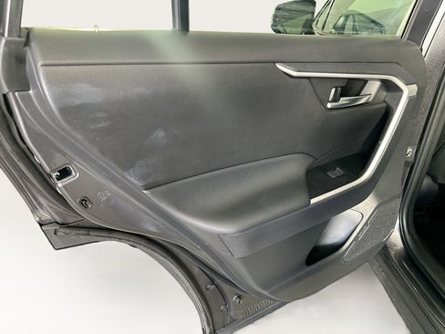 Used 2025 Toyota RAV4 XLE FWD image 25