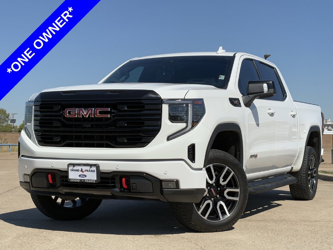 Used 2024 GMC Sierra 1500 AT4 w/ Technology Package AWD/4WD image 2