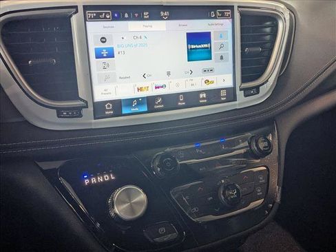 New 2026 Chrysler Pacifica Select w/ S Appearance Package FWD image 12