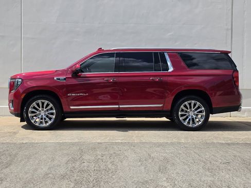 Used 2022 GMC Yukon XL Denali AWD/4WD image 2