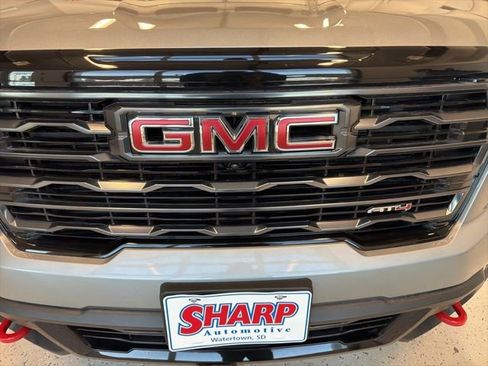 Used 2025 GMC Acadia AT4 w/ LPO, Floor Liner Package AWD/4WD image 12