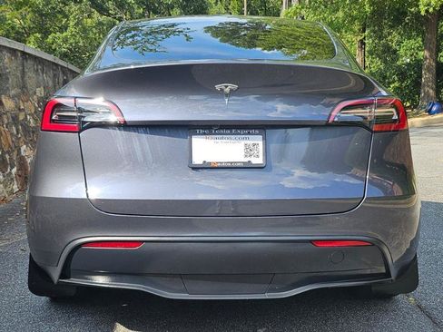 Used 2023 Tesla Model Y 2WD image 9