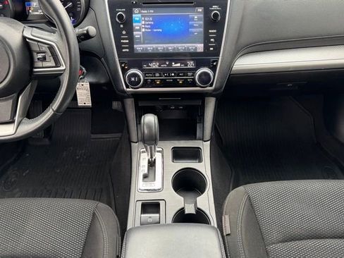 Used 2018 Subaru Outback 2.5i Premium image 19