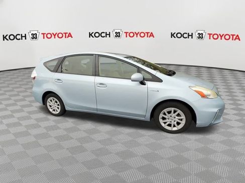 Used 2013 Toyota Prius V Three image 3