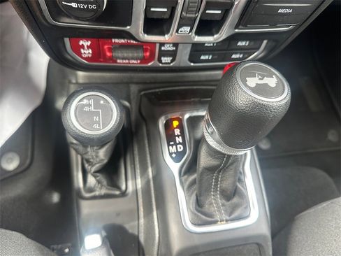 Used 2024 Jeep Wrangler Unlimited Rubicon image 33