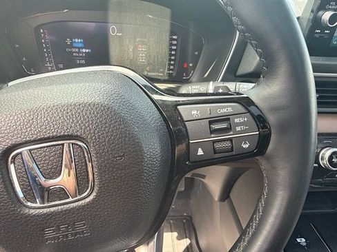 Used 2025 Honda Pilot Elite image 14