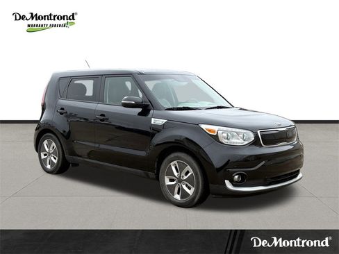 Used 2017 Kia Soul EV + w/ Sun & Fun Package image 3