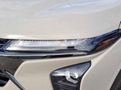 New 2026 Chevrolet Trax RS w/ Sunroof Package FWD image 5