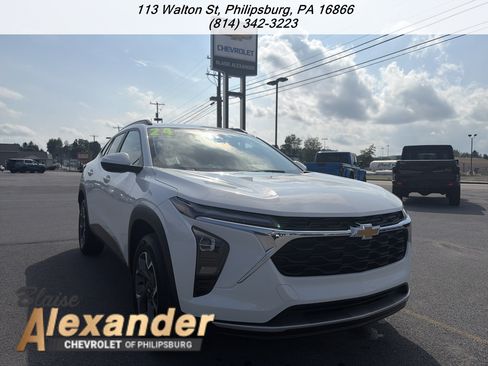 Used 2024 Chevrolet Trax LT w/ Driver Confidence Package FWD image 1