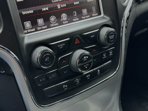 Used 2015 Jeep Grand Cherokee SRT AWD/4WD image 12