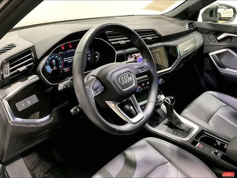 Used 2024 Audi Q3 2.0T Premium w/ Convenience Package AWD/4WD image 6