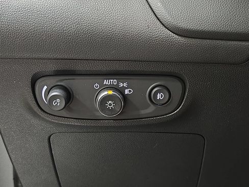 Used 2023 Buick Encore GX Select w/ Sport Touring Package FWD image 27