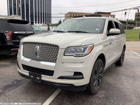 Used 2022 Lincoln Navigator Reserve RWD image 5