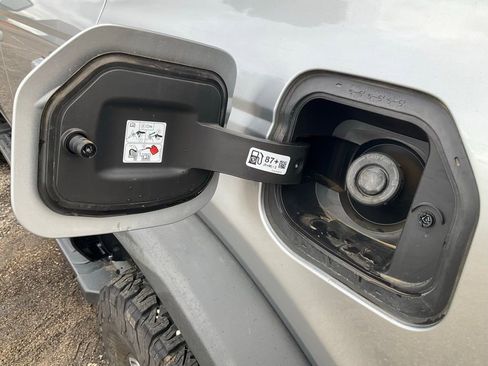 Used 2023 Ford Bronco Outer Banks image 16