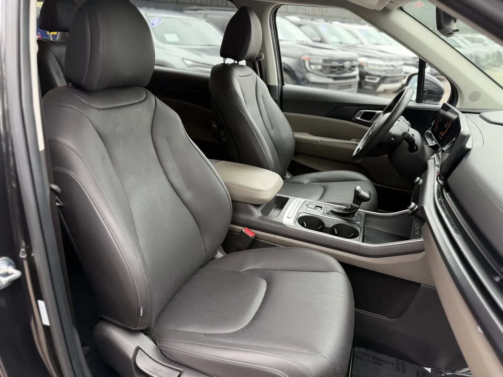 Used 2026 Kia Carnival FWD image 21