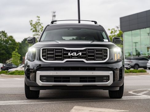 Used 2024 Kia Telluride SX FWD image 2
