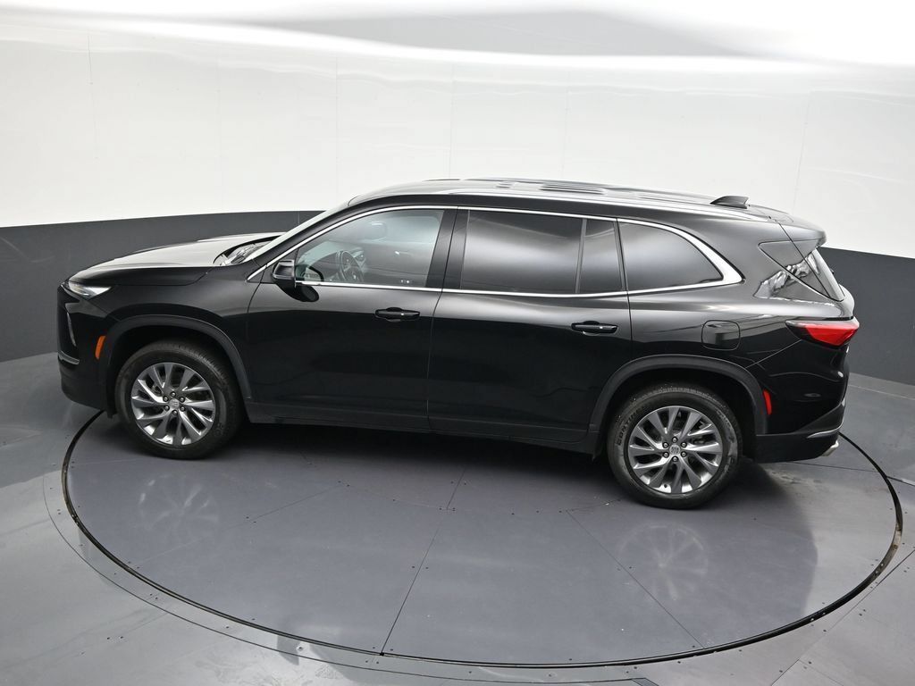 Used 2025 Buick Enclave Preferred w/ Power Package FWD image 16