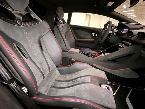 Used 2024 Lamborghini Huracan Sterrato image 28