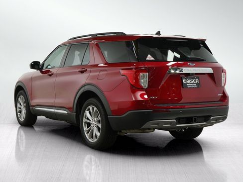 Used 2022 Ford Explorer XLT w/ Equipment Group 202A AWD/4WD image 3