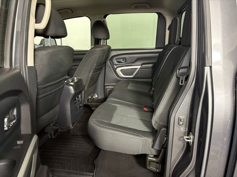 Used 2017 Nissan Titan SV image 30