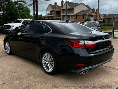 Used 2016 Lexus ES 350 w/ Ultra Luxury Package FWD image 10