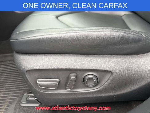 Used 2023 Toyota Highlander XLE AWD/4WD image 22