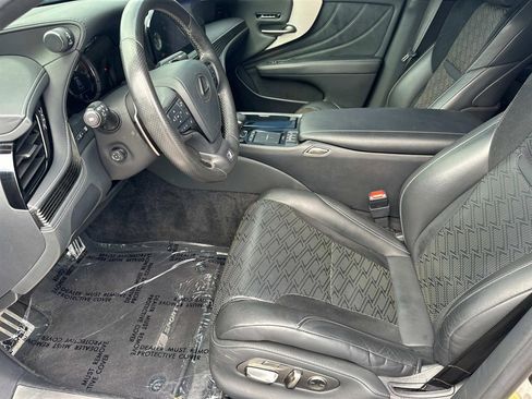 Used 2021 Lexus LS 500 F Sport w/ Accessory Package (Z2) image 13