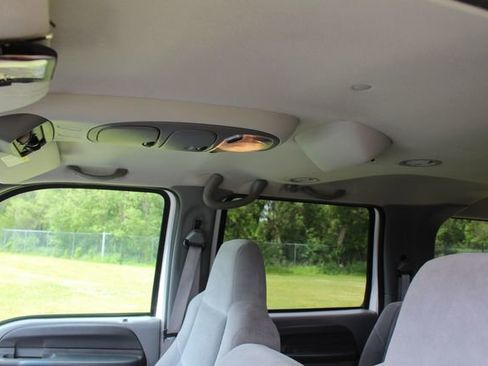 Used 2002 Ford Excursion XLT AWD/4WD image 14