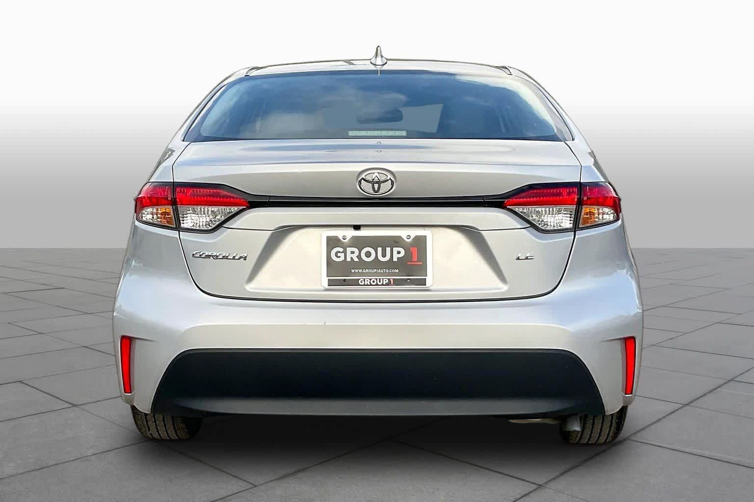 Used 2025 Toyota Corolla LE FWD image 5