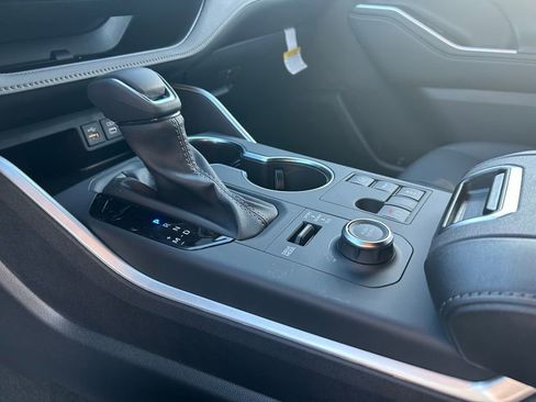 Used 2026 Toyota Highlander XSE image 19