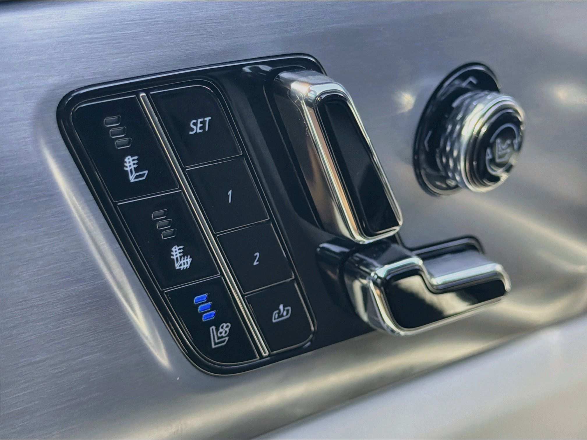Certified 2026 Cadillac Vistiq Luxury AWD/4WD image 21