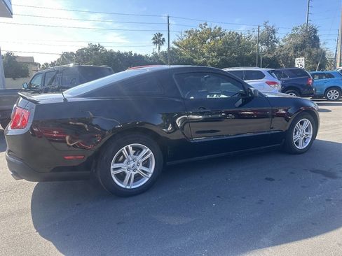 Used 2010 Ford Mustang Premium image 4