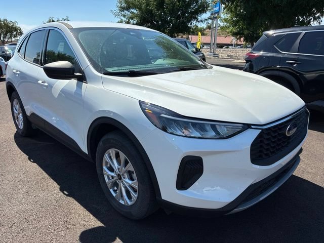 Used 2023 Ford Escape Active AWD/4WD image 3
