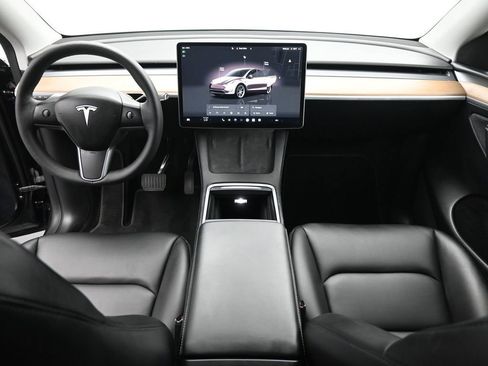 Used 2024 Tesla Model Y Long Range image 18