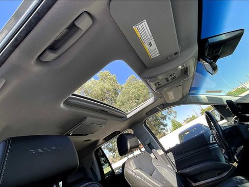 Used 2019 GMC Yukon Denali w/ Denali Ultimate Package image 24