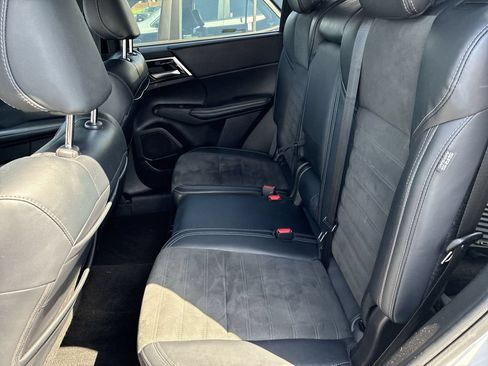 Used 2024 Mitsubishi Outlander SE AWD/4WD image 19
