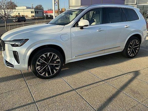 New 2026 Volvo XC90 T8 Ultra w/ Protection Package Premier AWD/4WD image 11