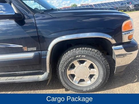 Used 2005 GMC Yukon SLT w/ SLT Preferred Equipment Group AWD/4WD image 13