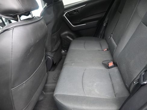 Used 2022 Toyota RAV4 LE FWD image 14
