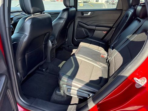 Used 2025 Ford Escape ST-Line Select AWD/4WD image 18