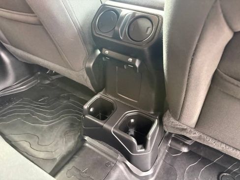 Used 2022 Jeep Wrangler Unlimited Sport AWD/4WD image 28