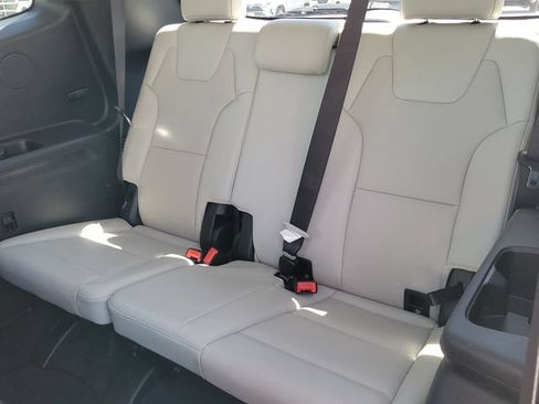 Used 2024 Kia Telluride S AWD/4WD image 9