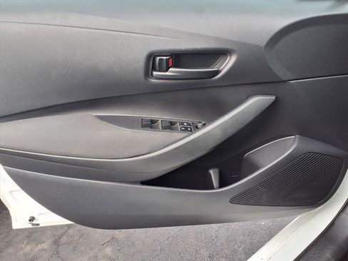 Used 2022 Toyota Corolla LE image 19