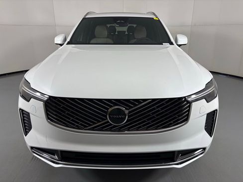 New 2026 Volvo XC90 B6 Core image 3