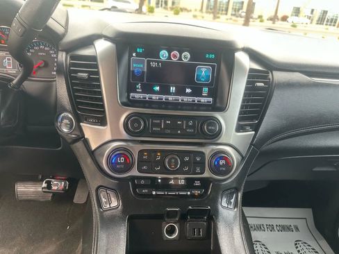 Used 2015 Chevrolet Suburban LT w/ Luxury Package image 12